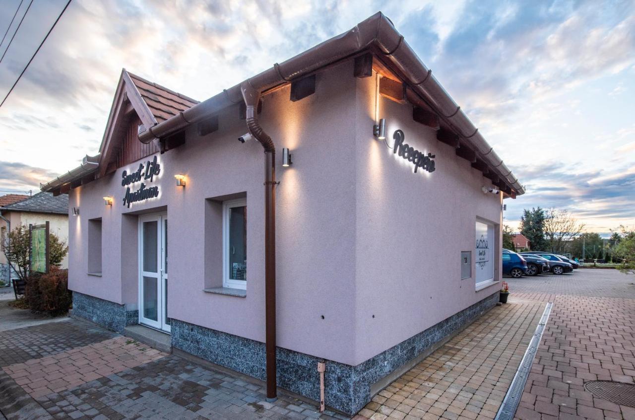 Sweet Life Wellness Apartments エゲルサローク エクステリア 写真